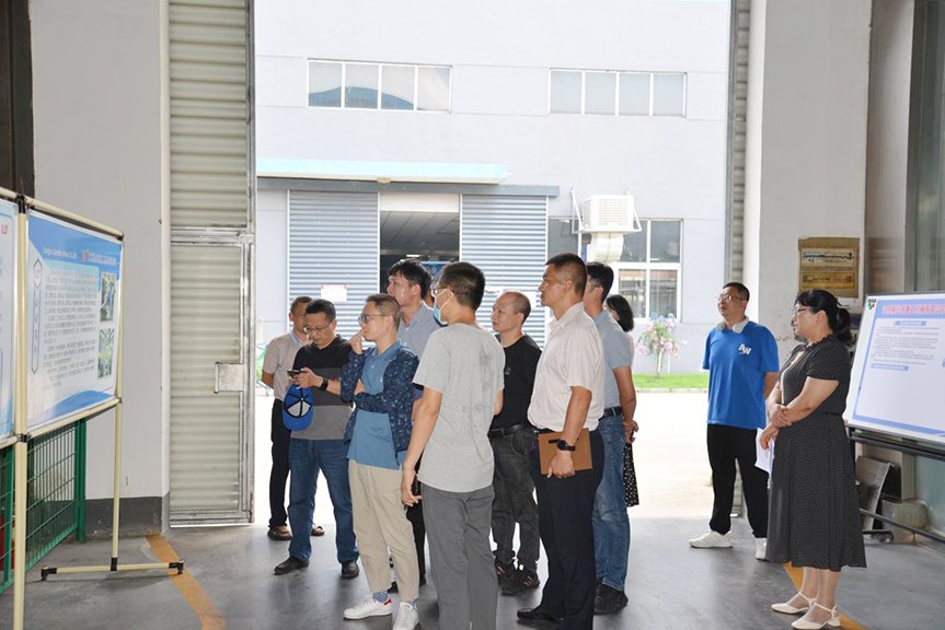 科技镇长团考察观摩斯必得重工1