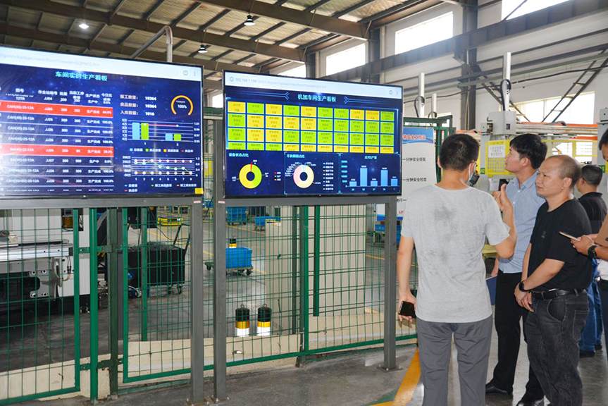 科技镇长团考察观摩斯必得重工